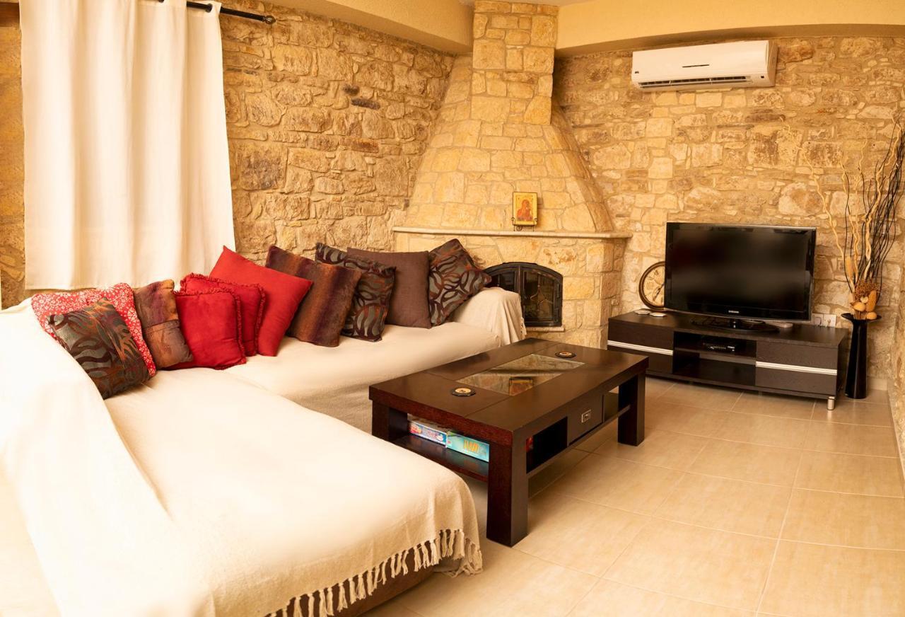 Villa Salamiou Stone House à Paphos Extérieur photo